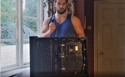 Henry Cavill gaming PC feat.