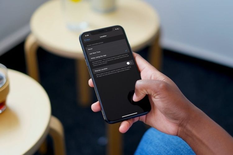 How to Stop Apps from Accessing Your Precise Location in iOS 14