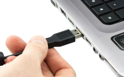 This Is the Way to Plug in USB Cables Right Every Time