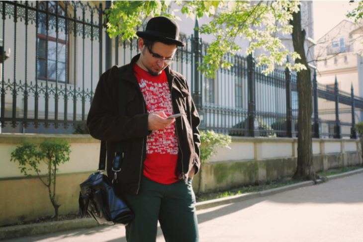 Yamato bans using mobiles while walking feat.