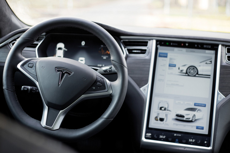 Tesla Rolls Out Software Update to Detect Speed-Limit Signs Using On-Board Cameras