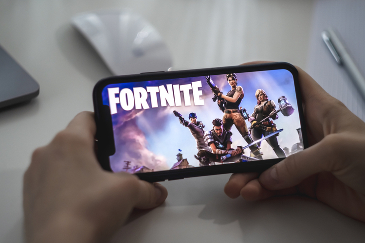 iPhone with fortnite feat.