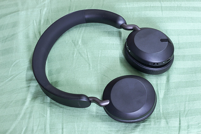 Jabra Elite 45h Review: A Decent Pair of Headphones I Have Trouble Recommending