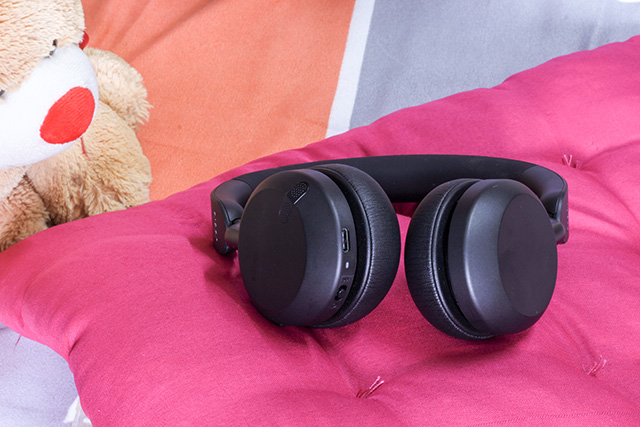 Jabra Elite 45h Review: A Decent Pair of Headphones I Have Trouble Recommending