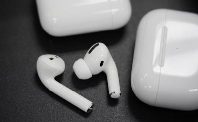 Apple gesture support on airpods feat 1.