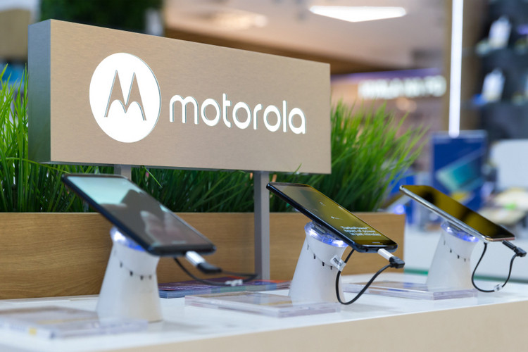 These Motorola Phones Will Get Android 13 Initially
https://beebom.com/wp-content/uploads/2020/10/Motorola-shutterstock-website.jpg?w=750&quality=75
