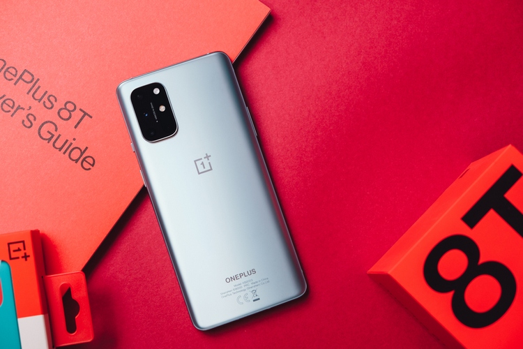 OnePlus 8T Gets OxygenOS 11.0.5.6 with Camera, Fingerprint, and Network Improvements