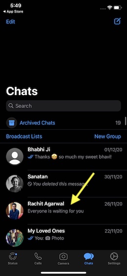 whatsapp chat background iphone