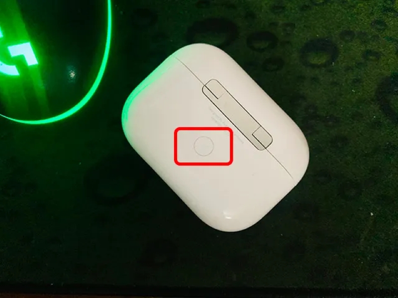 Airpods Pro pairing button at the back