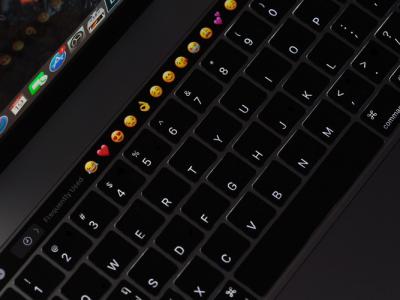 Apple patent reconfigurable keyboard macbook