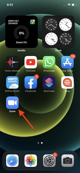 Запустите приложение Zoom на вашем iPhone