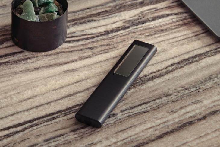 Native Solar Remote Samsungs New Eco Remote for TVs Comes with a Solar Panel | Beebom