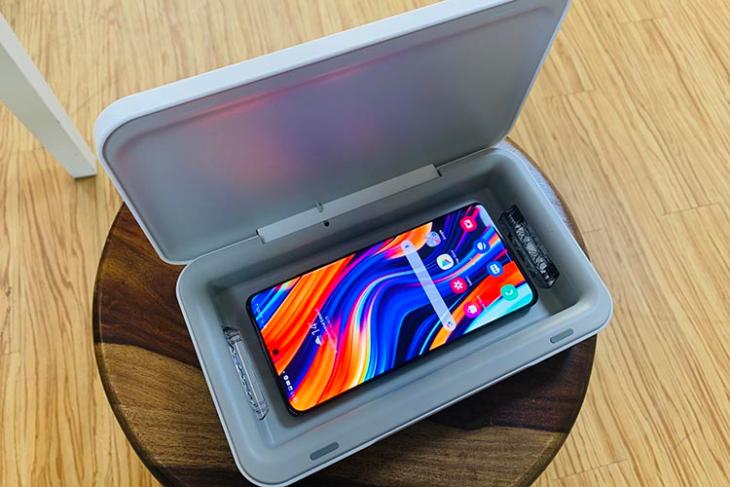 samsung uv sterilizer wireless charger review featured