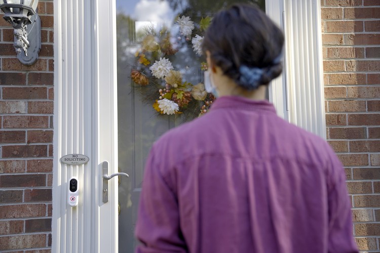 touchless video doorbell alarm.com