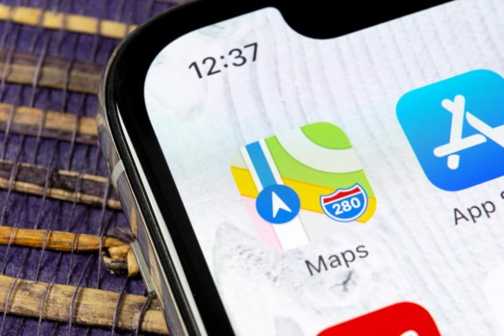 Apple maps allowing user report in Apple Maps