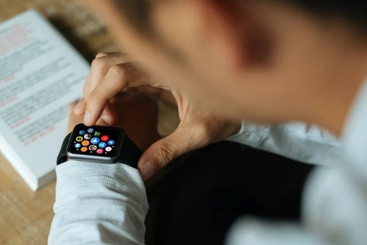 Can’t Install Apps on Apple Watch? 5 Possible Solutions