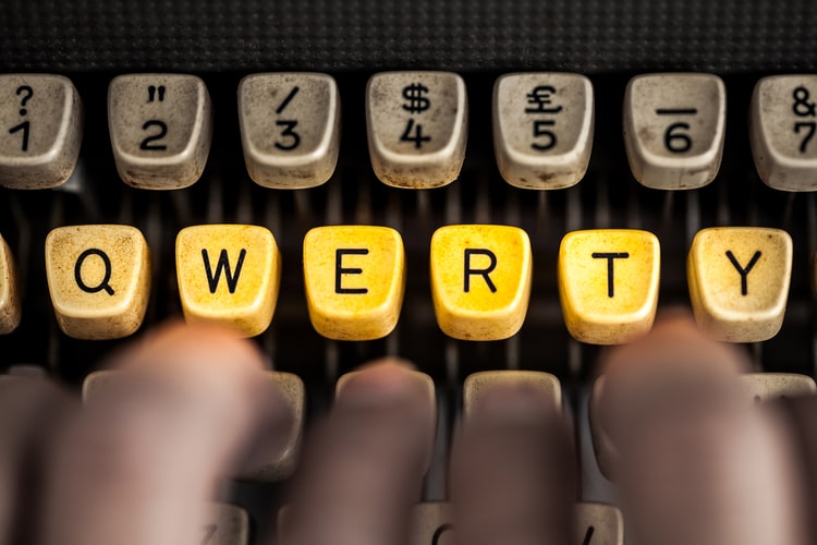 fluweel hetzelfde Vervreemding This Is How the QWERTY Keyboard Layout Was Invented | Beebom