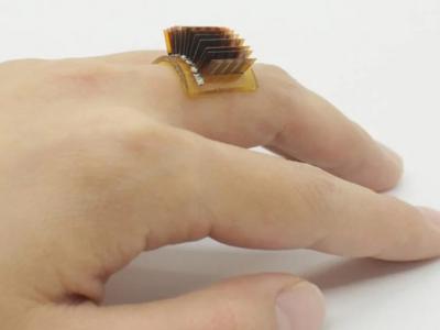 wearable device uses body heat to charge devices