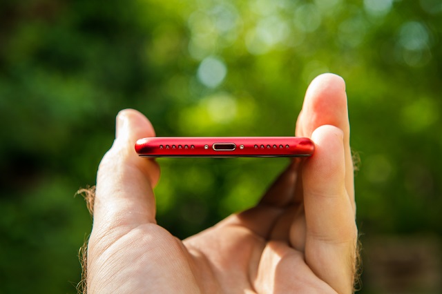 Порт Lightning на iPhone - исправить ошибку «Аксессуар может не поддерживаться»