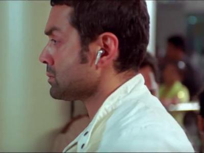 bobby deol wearing airpods in 2008