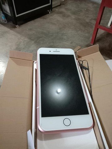 Teen Orders iPhone Online  Gets an iPhone Shaped Coffee Table Instead  - 9