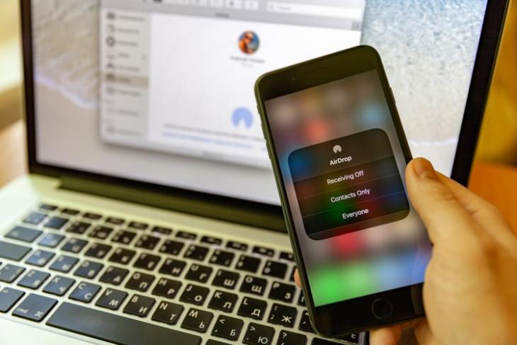Security Flaw in Apple's AirDrop Can Leak Private Information feat.