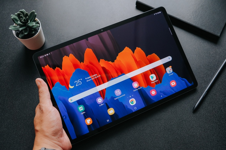 Samsung Galaxy Tab S8, S8+, S8 Ultra Leaks with 120Hz Display and Massive Battery
https://beebom.com/wp-content/uploads/2021/05/Samsung-Galaxy-Tab-S8-S8-S8-Ultra-Leaks-with-120Hz-Display-and-Massive-Battery.jpg