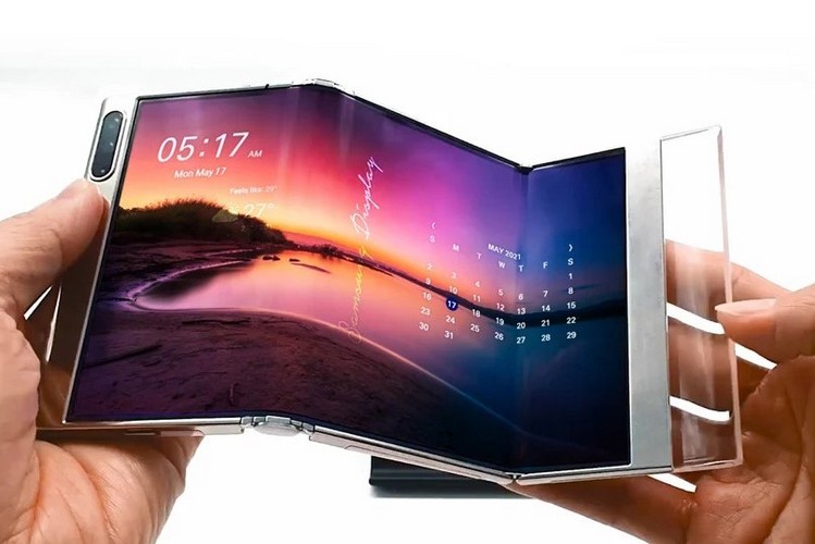 Samsung first bi-fold display shown off