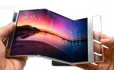 Samsung first bi-fold display shown off