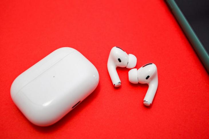 Left or Right AirPods not Working? 8 Tips to Fix One AirPod Not Working Issue!