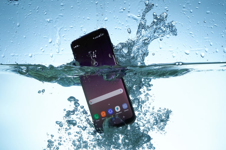 Diese kostenlose Android-App zeigt an, ob Ihr Telefon wasserdicht ist oder nicht