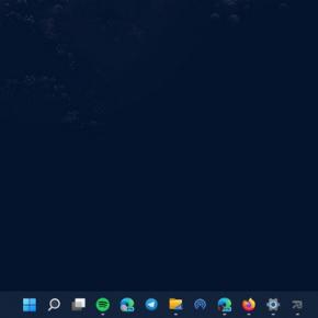 default windows 11 taskbar