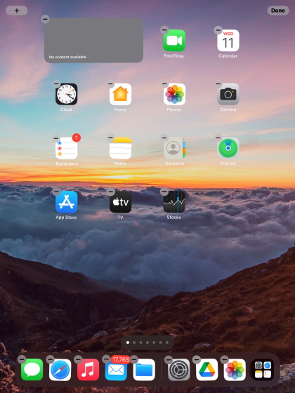 Screenshot of iPad screen in jiggle mode