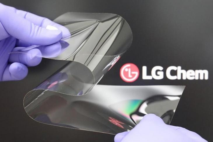 LG Unveils New PET-Coated Cover Material to Improve the Durability of Future Foldable Displays