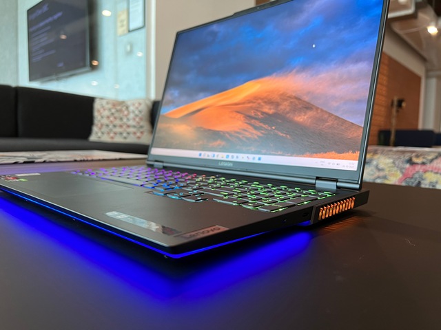 Lenovo Legion 7 Review: The Indomitable King! | Beebom