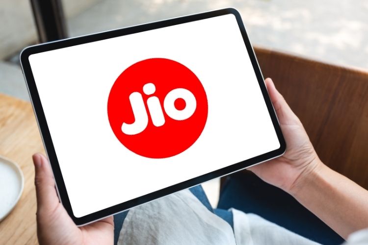 Jio Tablet and Smart TV Could Launch in India Next Year
https://beebom.com/wp-content/uploads/2021/11/jio-tablet.jpg?w=750&quality=75