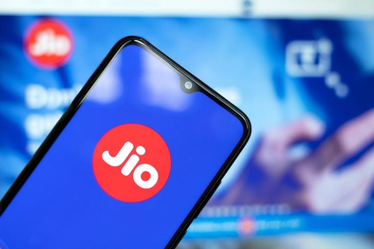 Jio Valentine's Day Offer Introduced; Check out the Benefits! | Beebom