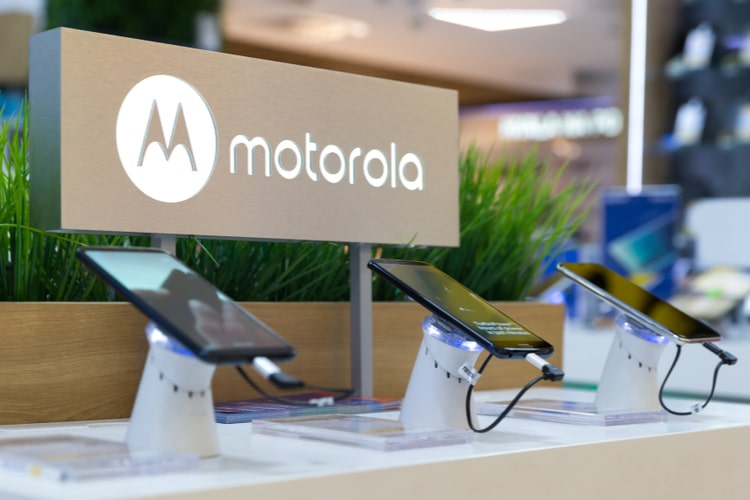 Here Are the Motorola Devices That Will Get Android 12