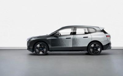 CES 2022: Watch BMW's New iX Flow Prototype Car Change Its Color in an Instant!