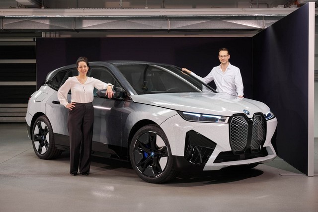BMW iX Flow Prototype Car that Change Its Color