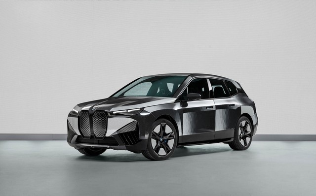 BMW iX Flow Prototype Car that Change Its Color