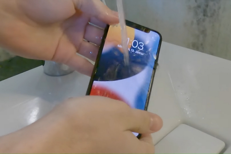 You Can Soon Purchase the World’s First Waterproof USB-C iPhone