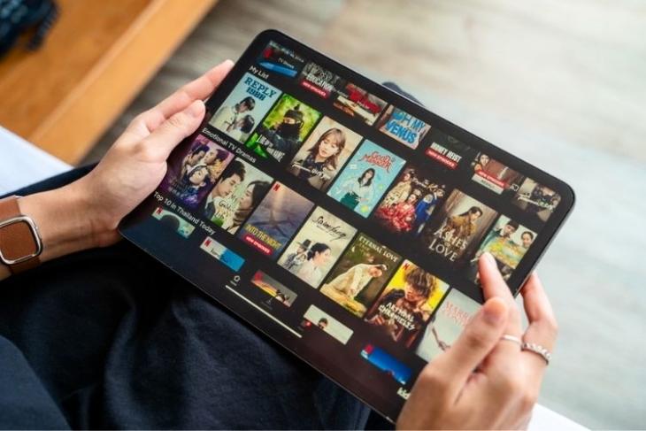 how to remove a device from netflix account