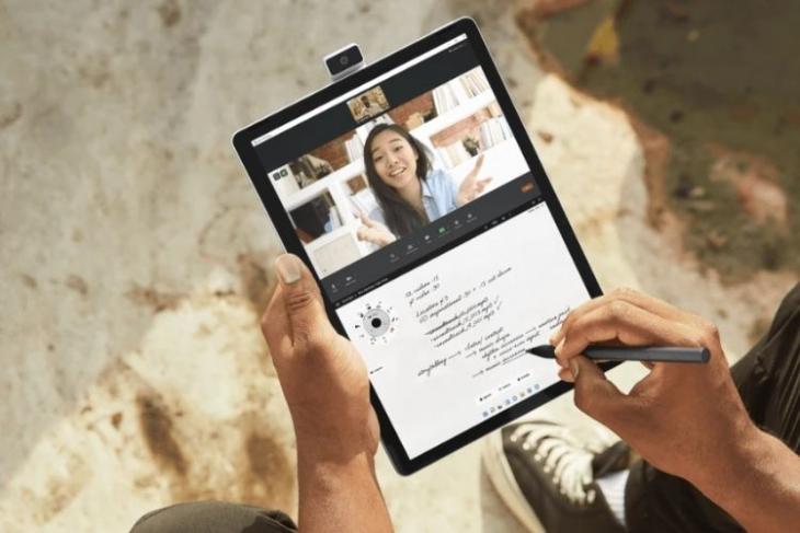 hp tablet with flip camera now available