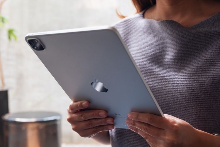 Would Apple consider upgrading the iPad to support MagSafe wireless  charging? : r/ipad