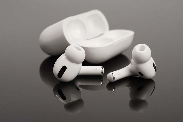 Future Apple AirPods Pro Might Come with Auto Transparency Mode, Hints Patent
https://beebom.com/wp-content/uploads/2022/01/shutterstock_1561529317-min.jpg?w=750&quality=75