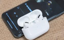 Future iPhones May Be Able to Wirelessly Charge AirPods, Apple Pencil Through Their Display