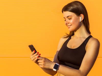 AirPods detect head movements during exercise