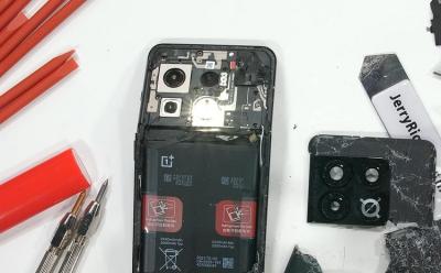 OnePlus 10 Pro broken in half in durability test