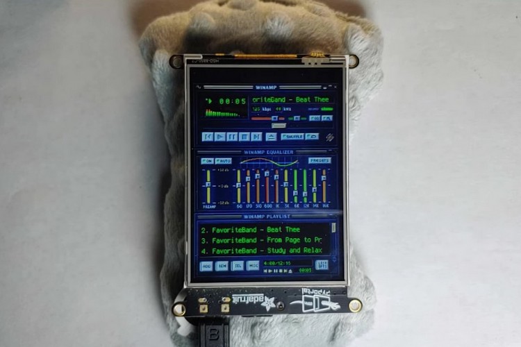 This Developer Built a DIY Winamp MP3 Player; Check out How It Works